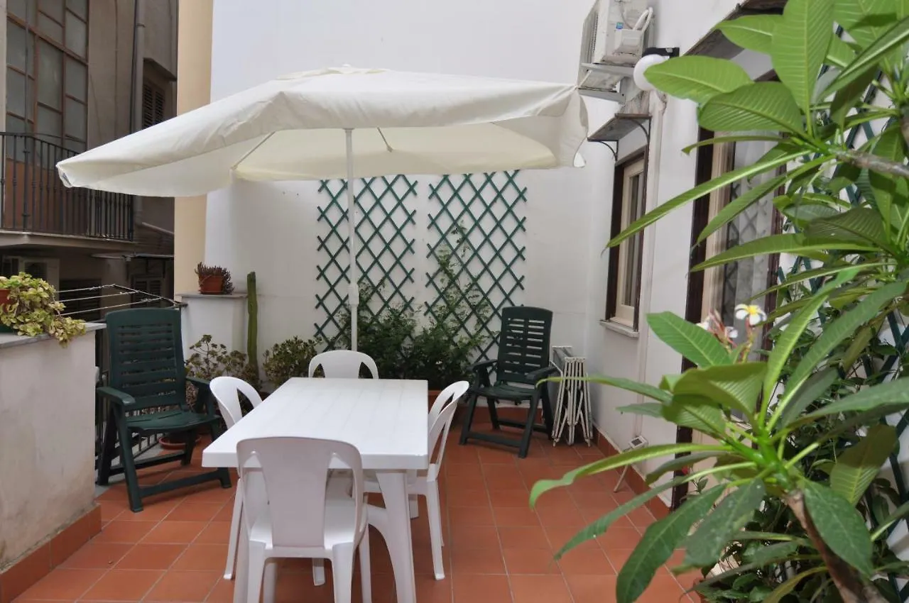 Apartamento Casa Teatro Massimo Palermo 0*,  Italia